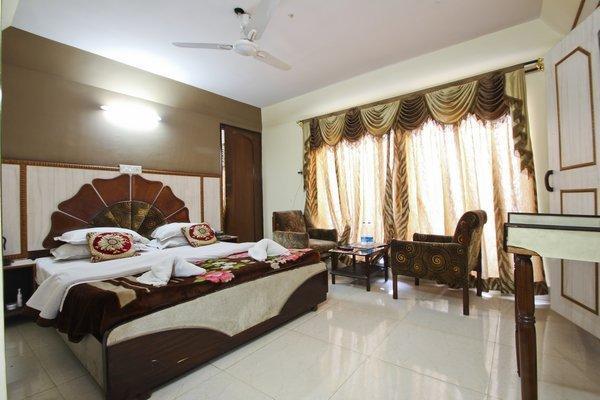 Hotel Heera International Колката Екстериор снимка